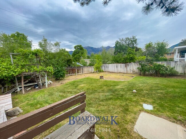 Building Photo - 2827 E Bridgewater Dr