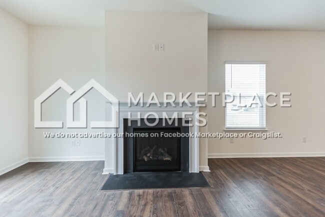 Building Photo - 1161 Ridge Parke