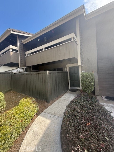 Primary Photo - 275 Streamwood