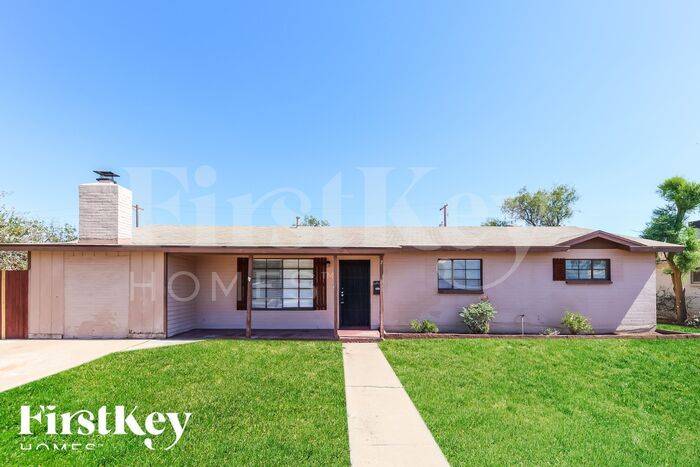 Primary Photo - 2118 W Montebello Ave
