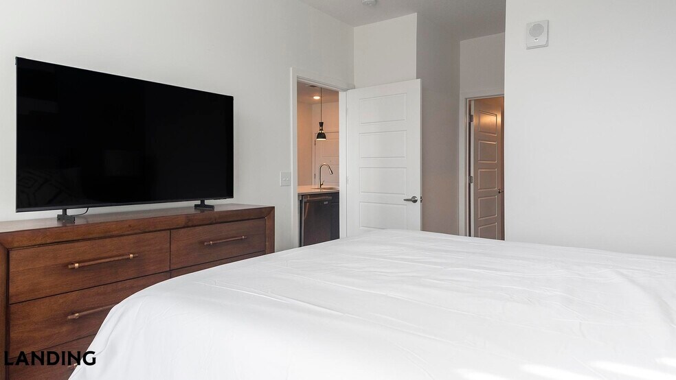 Building Photo - 4670 Merchants Park Cir