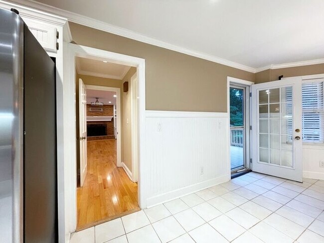 Building Photo - 811 Mitsy Ridge Dr