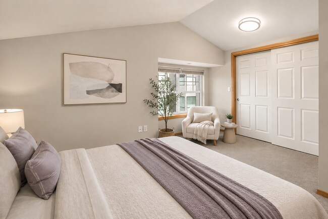 Building Photo - Beautifully Remodeled 3 Bed, 2 Bath Home in Northgate! Near Light rail, UW Medical.