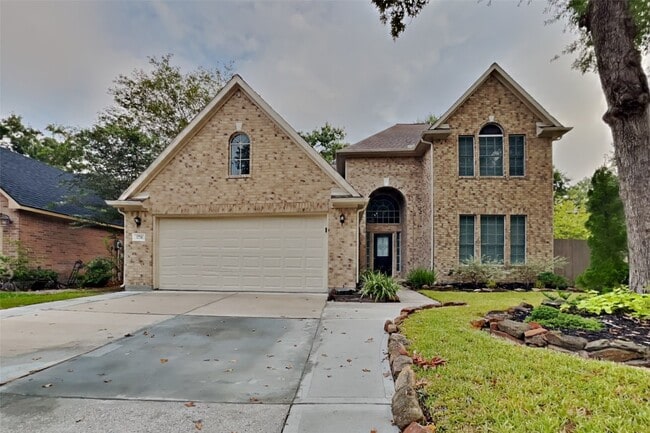 Primary Photo - 1731 Red Oak Terrace
