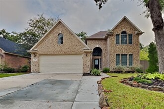 Building Photo - 1731 Red Oak Terrace