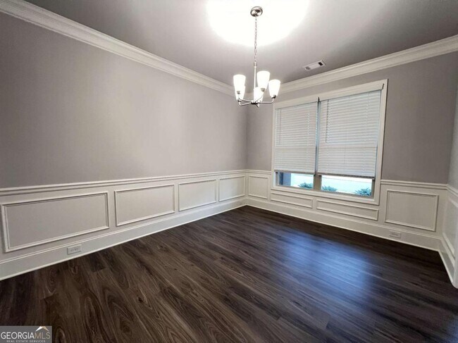 Building Photo - 4675 Silver Oak Dr SW