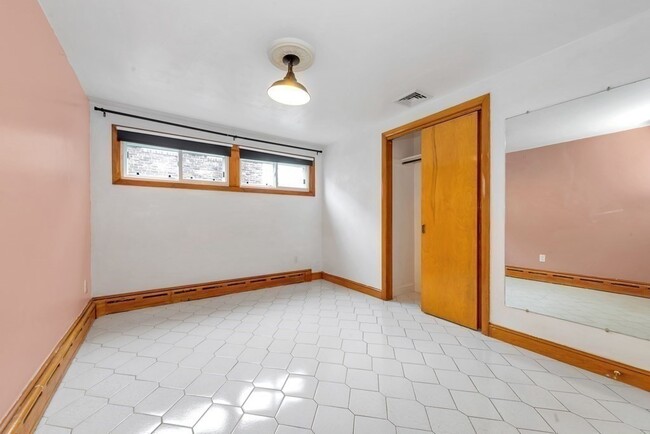 Building Photo - 61 Montmorenci Ave