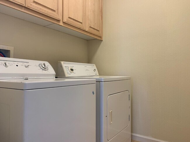Building Photo - 20863 Grapevine Dr