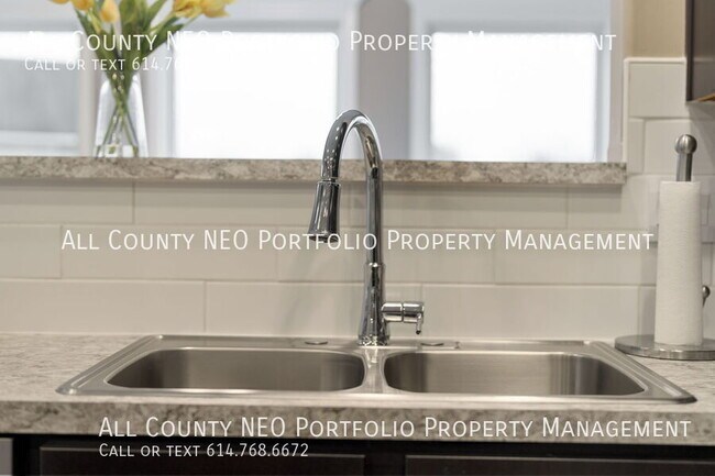 Building Photo - 1481 Channel Pl