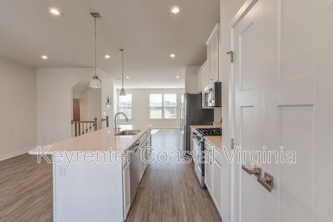 Building Photo - 137 Cedar Crst Dr