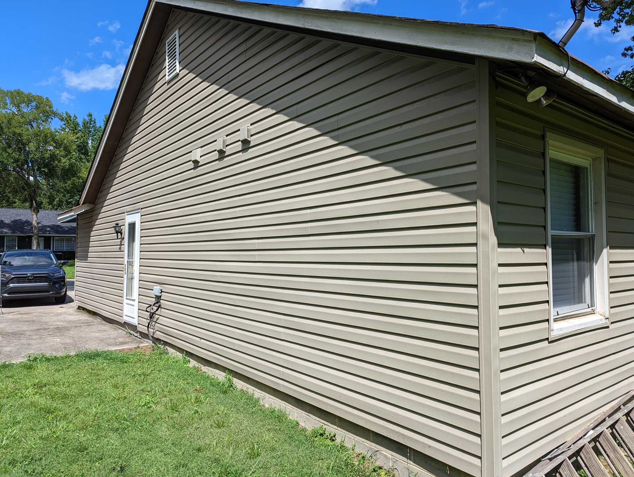 Building Photo - 5408 Amado St