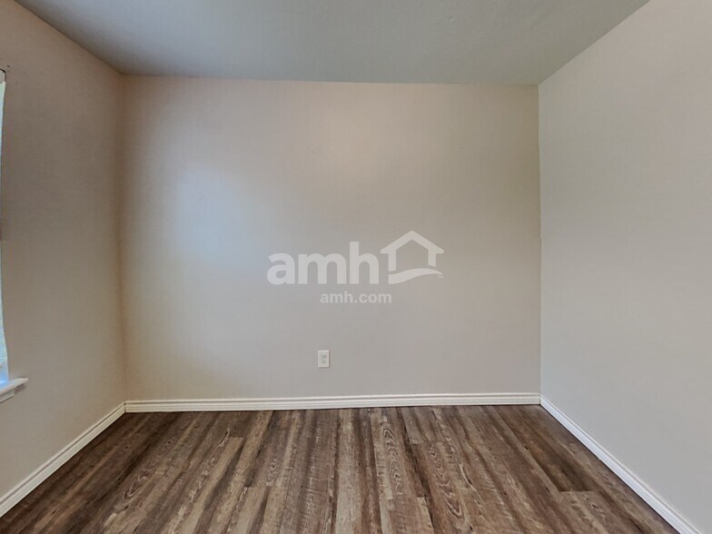 Building Photo - 13310 Ambrosa Dr