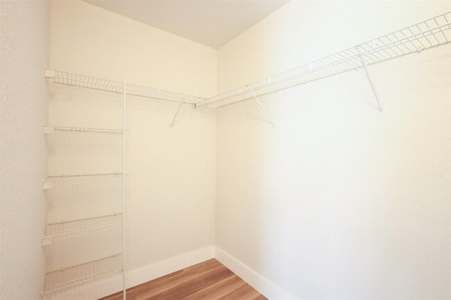 Building Photo - 1956 SW Jamesport Dr