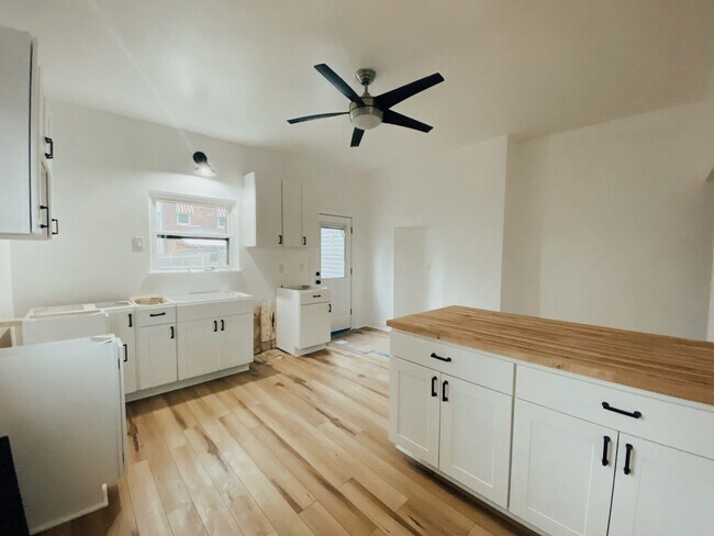 Building Photo - NEWLY RENOVATED 2 BEDROOM IN THE HEART OF BLOOMFIELD!