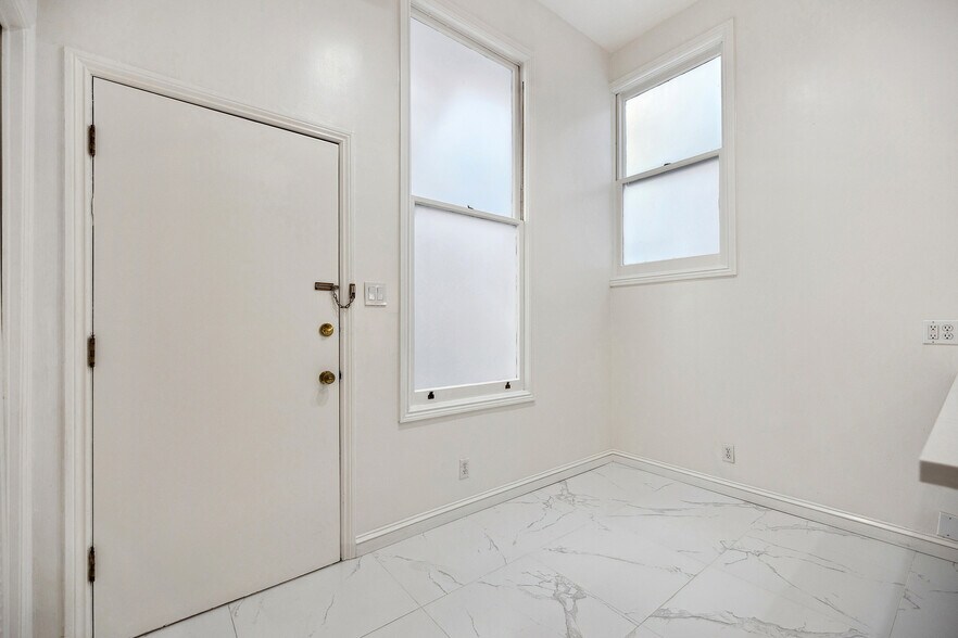 Building Photo - 1406 Post St