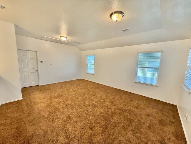Building Photo - 3418 Lorne Dr