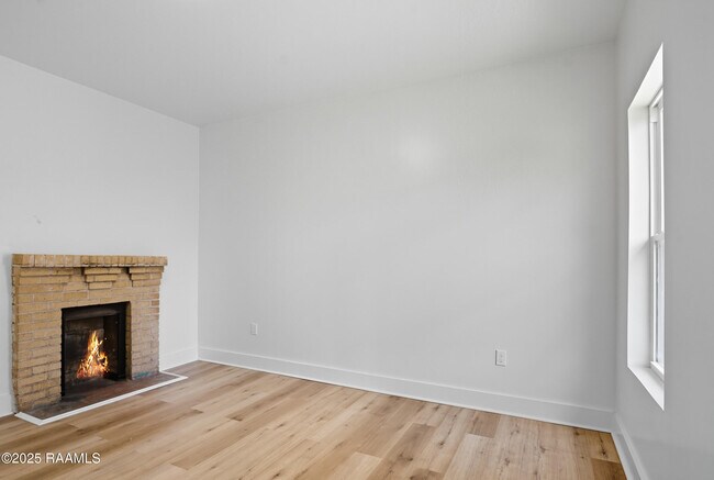 Building Photo - 514 Voorhies St