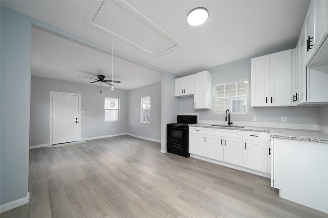 Primary Photo - 1319 Bayou St