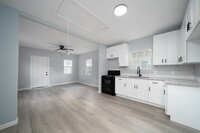 Building Photo - 1319 Bayou St