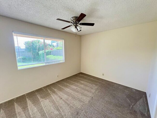 Building Photo - Welcome to your new home in the heart of Pacific Beach!