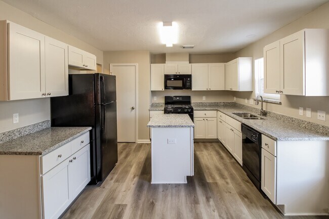 Building Photo - 2910 Fawn Ct