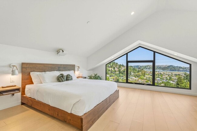 Building Photo - Beautifully Remodeled 4BR + Office Mill Valley Home — Furnished, Private 3/4-Acre Setting, Walk t...