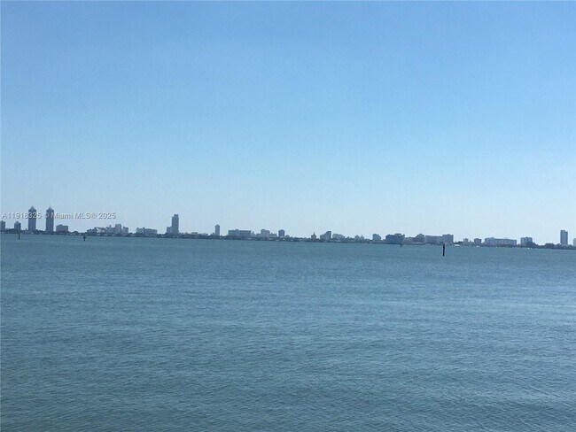 Building Photo - 880 NE 69th St