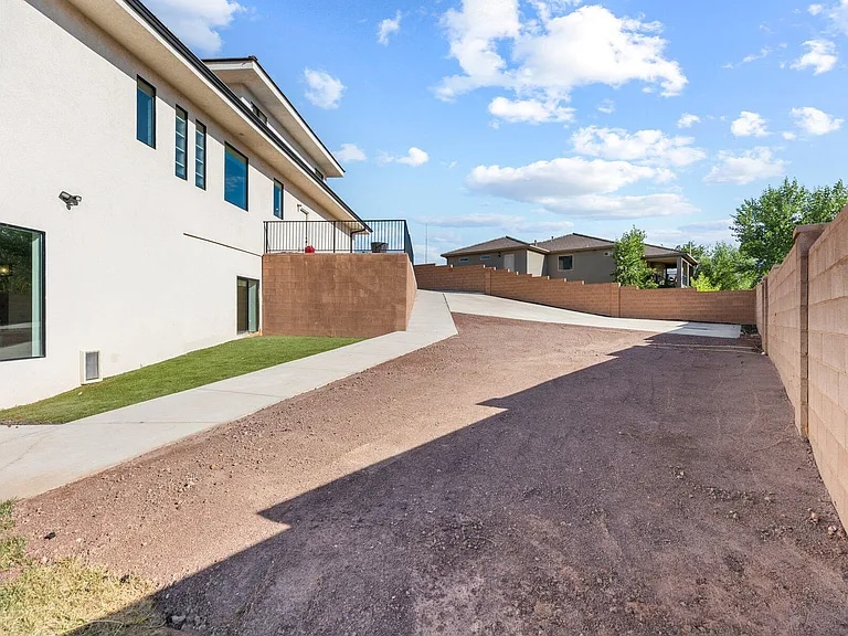 Building Photo - 1173 N 50 E