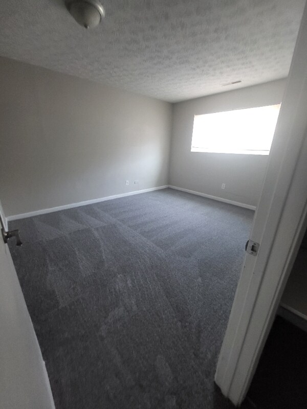 Building Photo - 1101 W Maple St