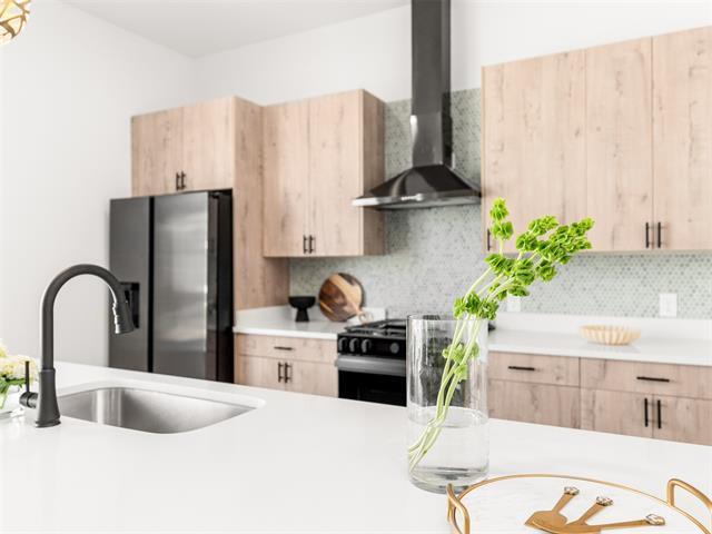 Building Photo - 2019 N Prairie Ave