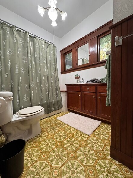 Full Bath - 95389 Haynes Way Ln