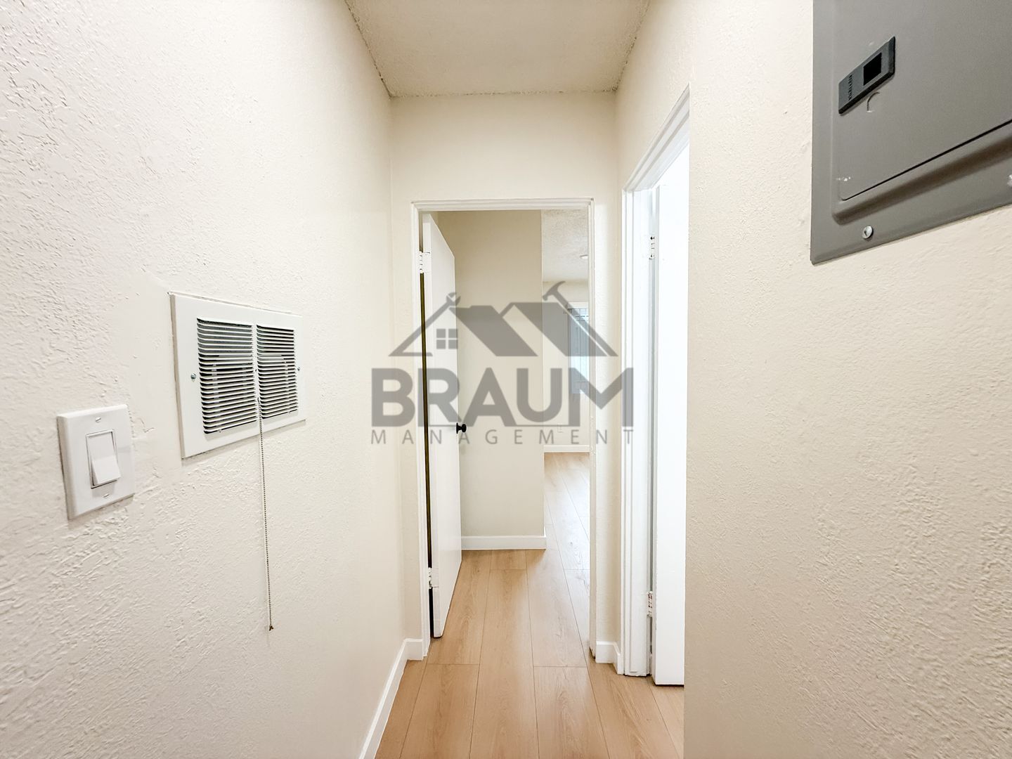 Building Photo - 4636 Laurel Canyon Blvd