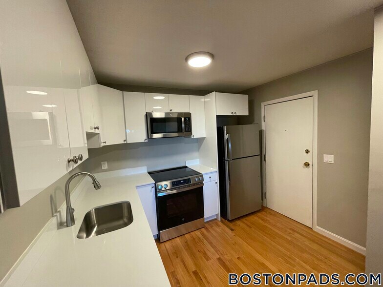 Building Photo - 226 Parker Hill Ave