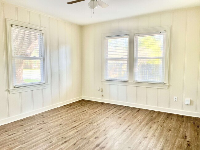 Building Photo - 512 Broadmoor Ave