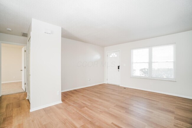 Building Photo - 5761 Ricardo Dr