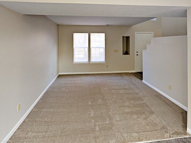 Building Photo - 6018 Tybalt Dr