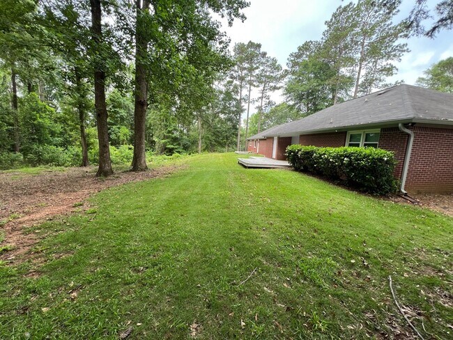 Building Photo - 1088 Pierce Rd