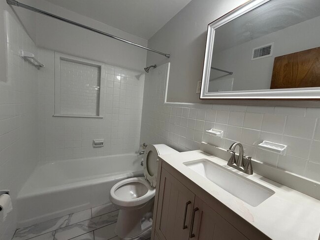 Building Photo - 1315 Woodston Rd