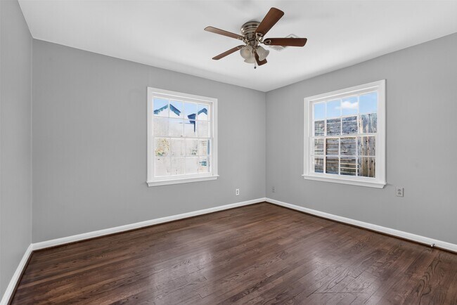 Building Photo - 1409 Wycliffe Dr