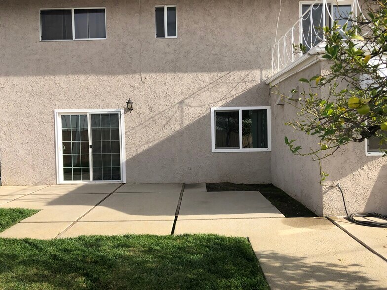 Building Photo - 10661 Coraline Pl