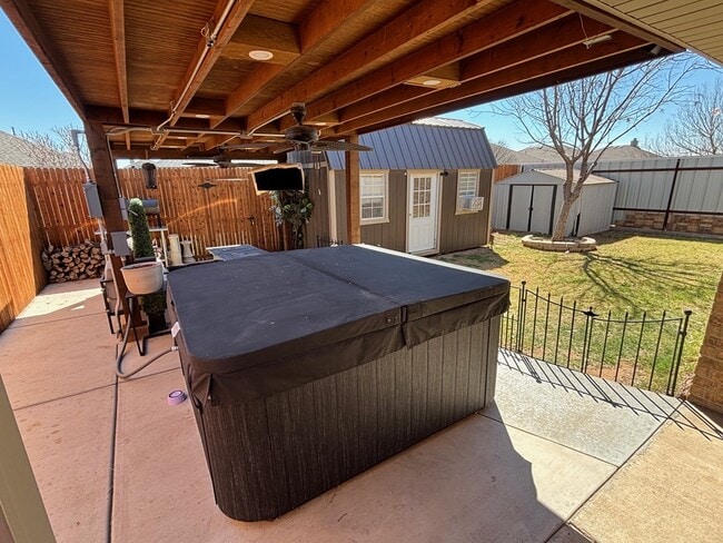 Building Photo - 420 E 98th St