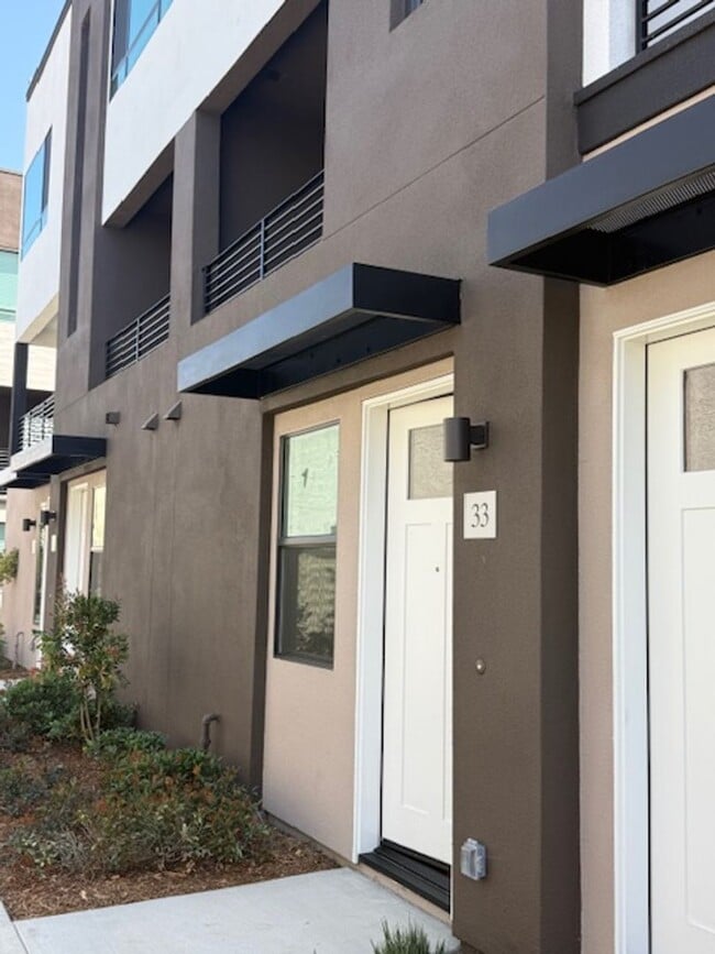 Building Photo - BEAUTIFUL BRAND NEW TOWNHOME IN STANTON FOR LEASE