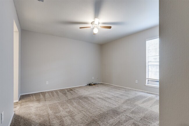 Building Photo - 9707 Richmond Ave.