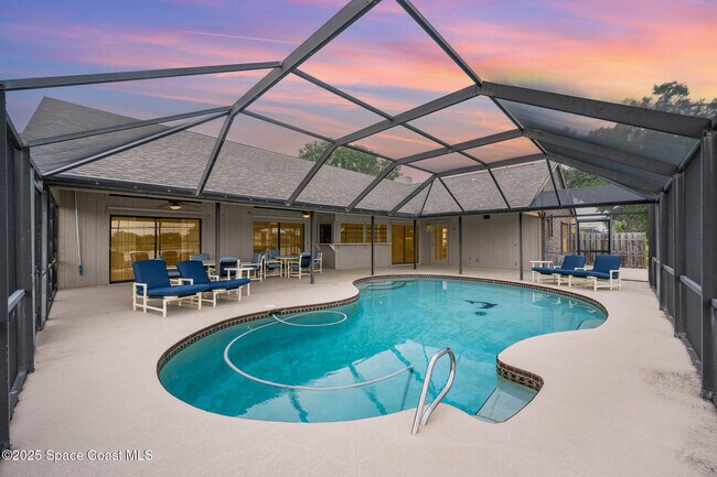 Building Photo - 441 Crystal Lake Dr