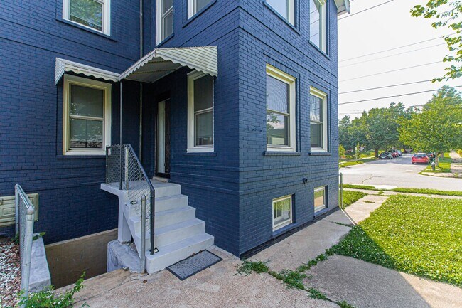 Building Photo - 4099 Fillmore St