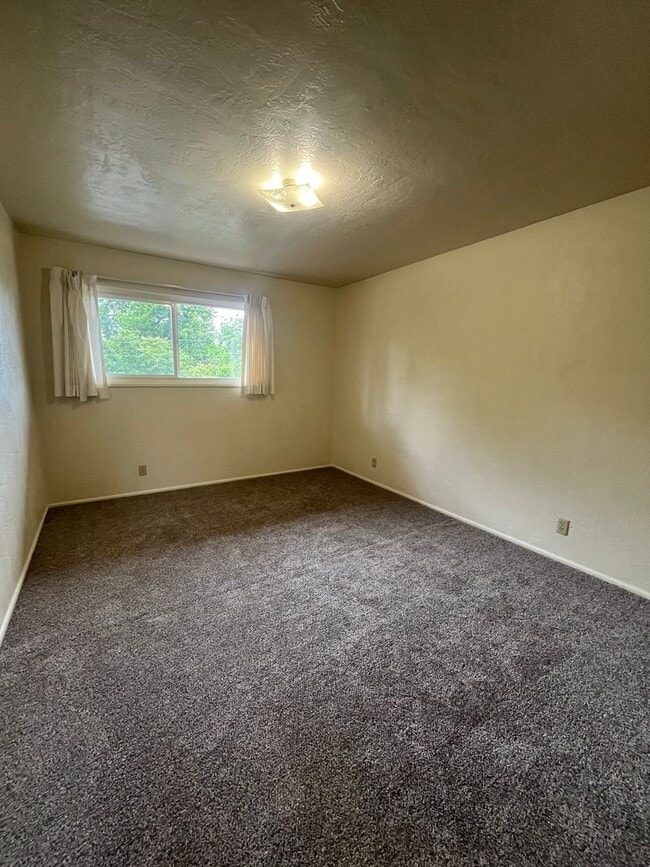 Building Photo - 1-Bedroom 1-Bathroom apartment in Eugene