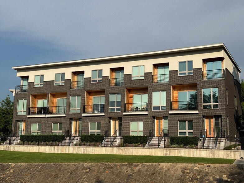 Building Photo - 2620 Valley View Ln