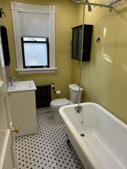 Building Photo - 137 Harvard St