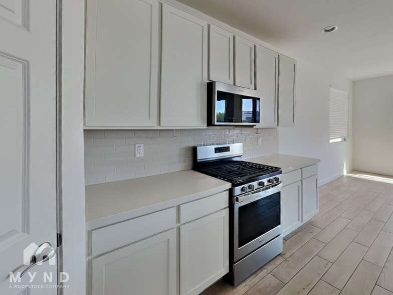 Building Photo - 22719 E Estrella Rd