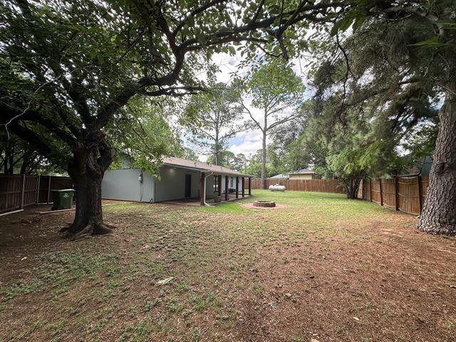 Building Photo - 6600 Lakeside Dr